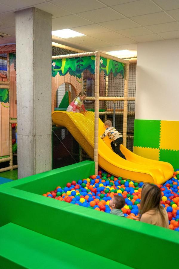 Hotel Smetanova Vsetín Kültér fotó