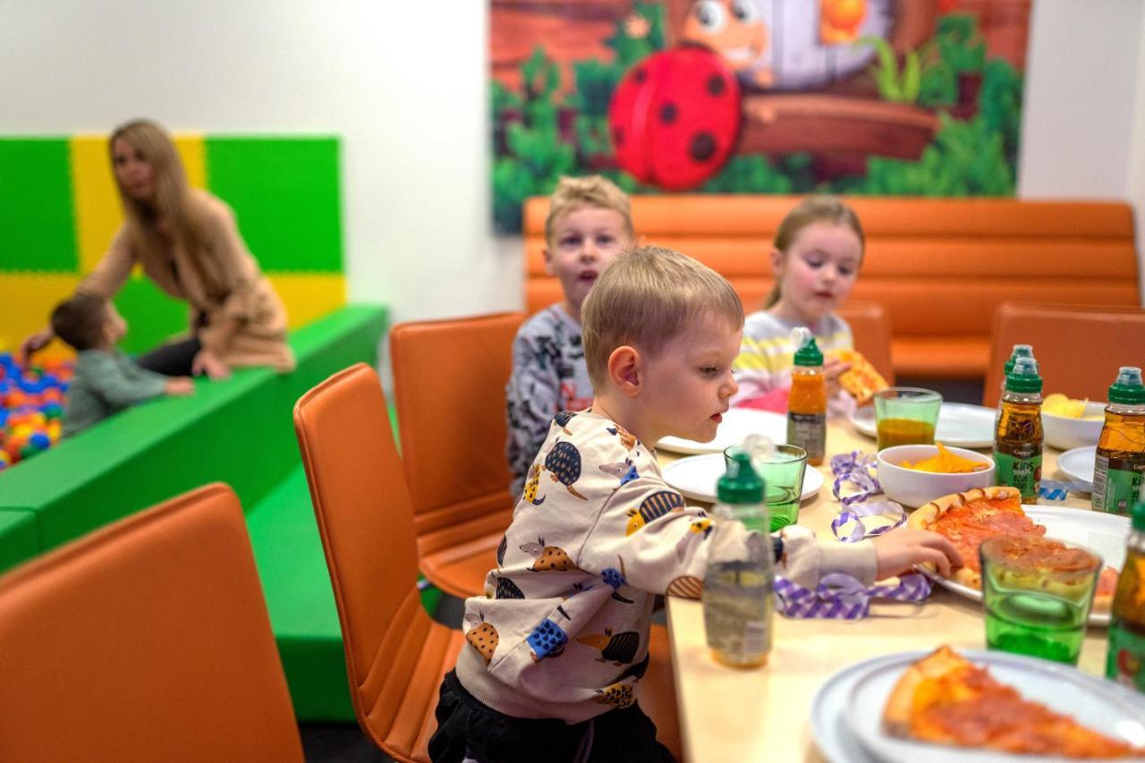 Hotel Smetanova Vsetín Kültér fotó