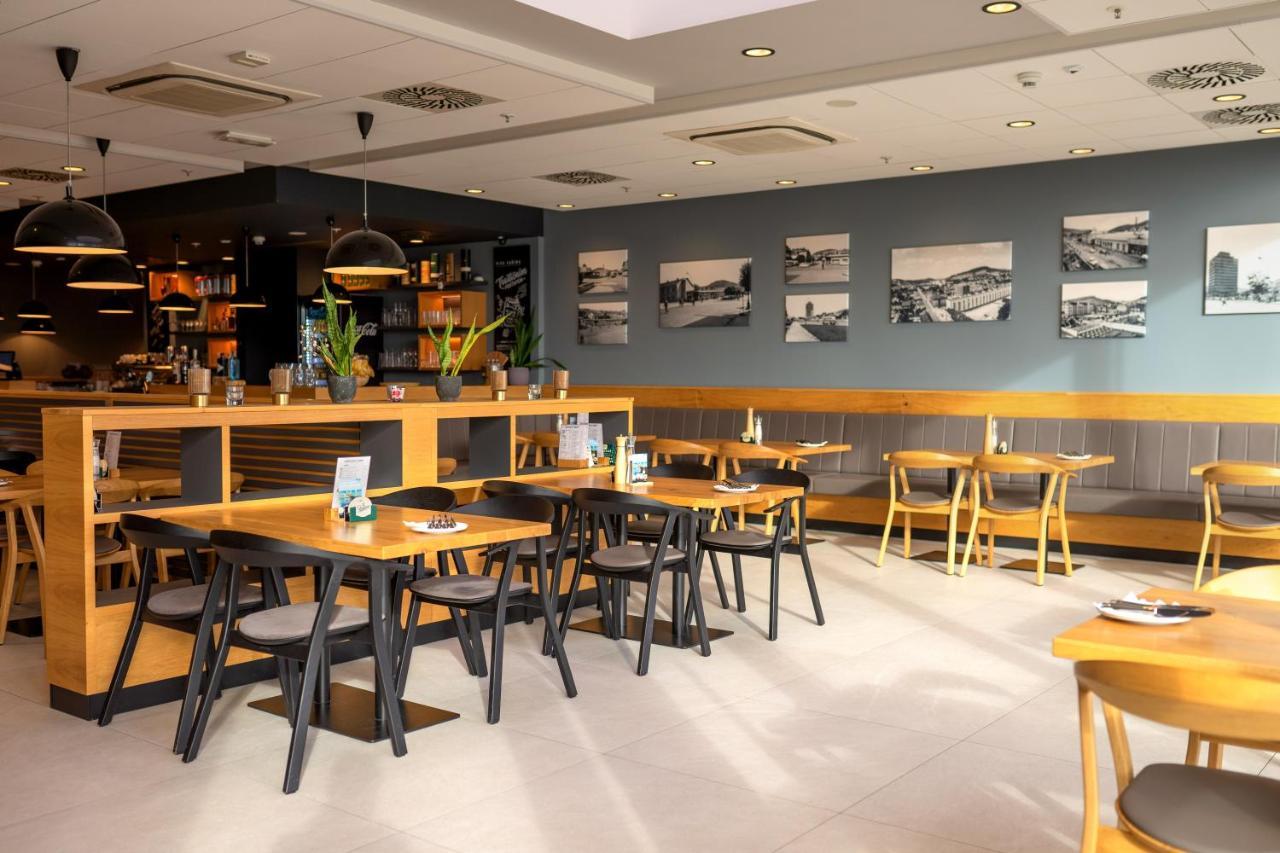 Hotel Smetanova Vsetín Kültér fotó
