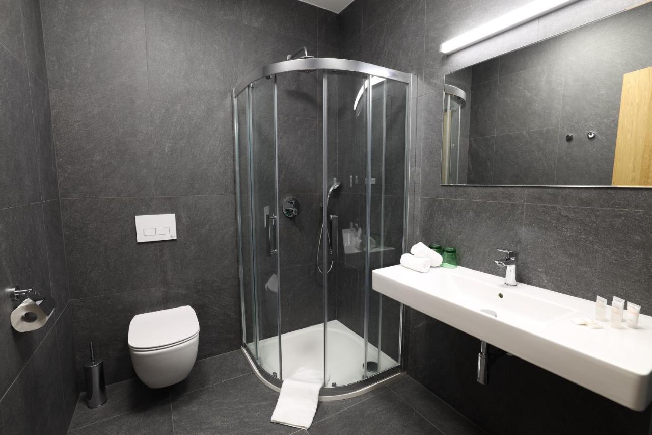Hotel Smetanova Vsetín Kültér fotó